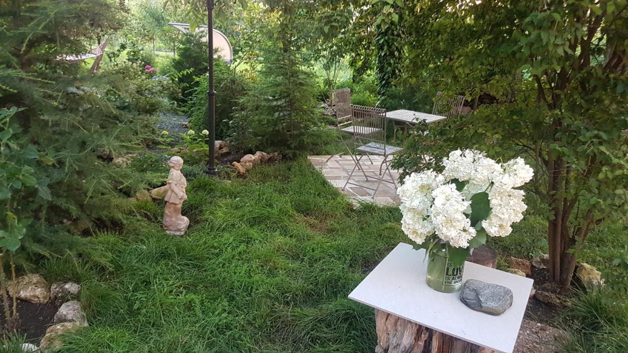 Casa Magnolia Hotel Douăzeci şi Trei August Exterior foto