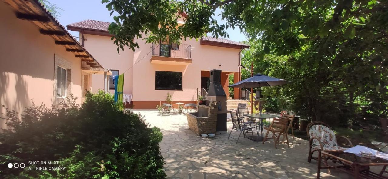 Casa Magnolia Hotel Douăzeci şi Trei August Exterior foto
